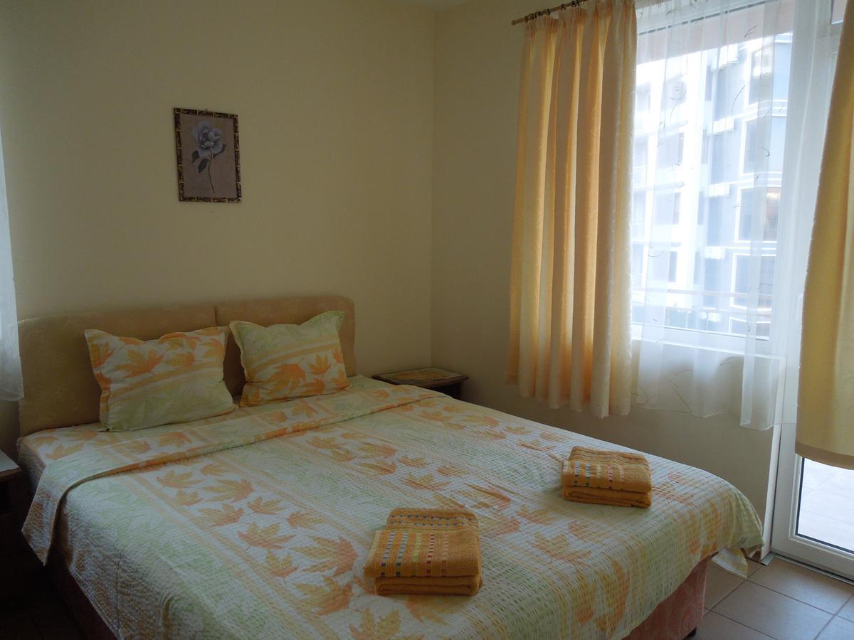Casa Brava 2 Apartments Sveti Vlas Bagian luar foto