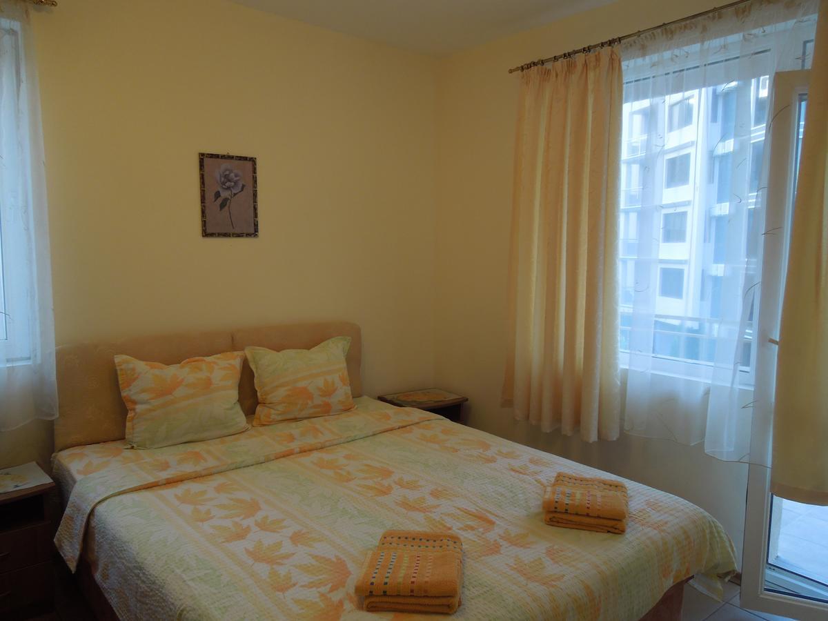 Casa Brava 2 Apartments Sveti Vlas Bagian luar foto